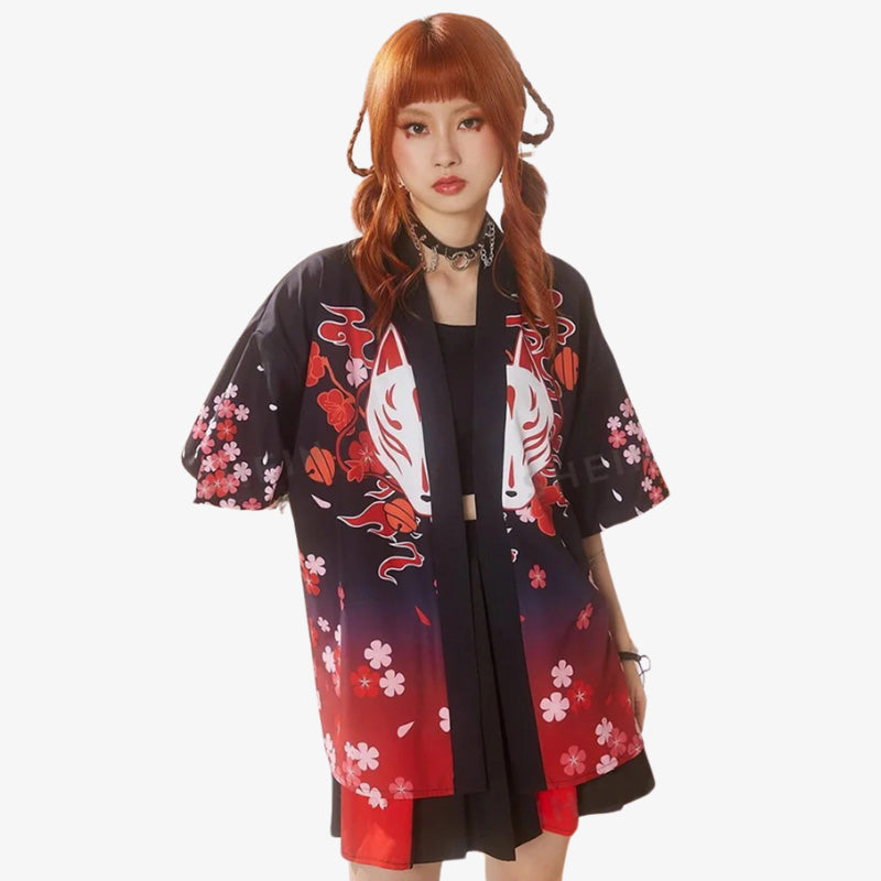 Chaqueta haori de mujer con diseño minimalista de máscara kitsune blanca, ideal para superponer sobre looks inspirados en el kimono tradicional
