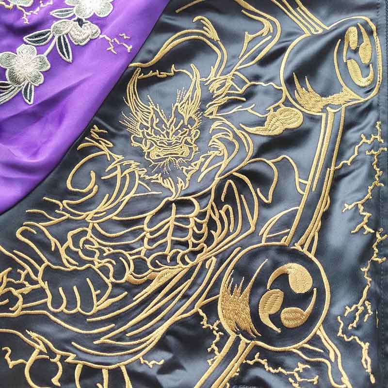 Chaqueta souvenir con los dioses Raijin y Fujin bordados