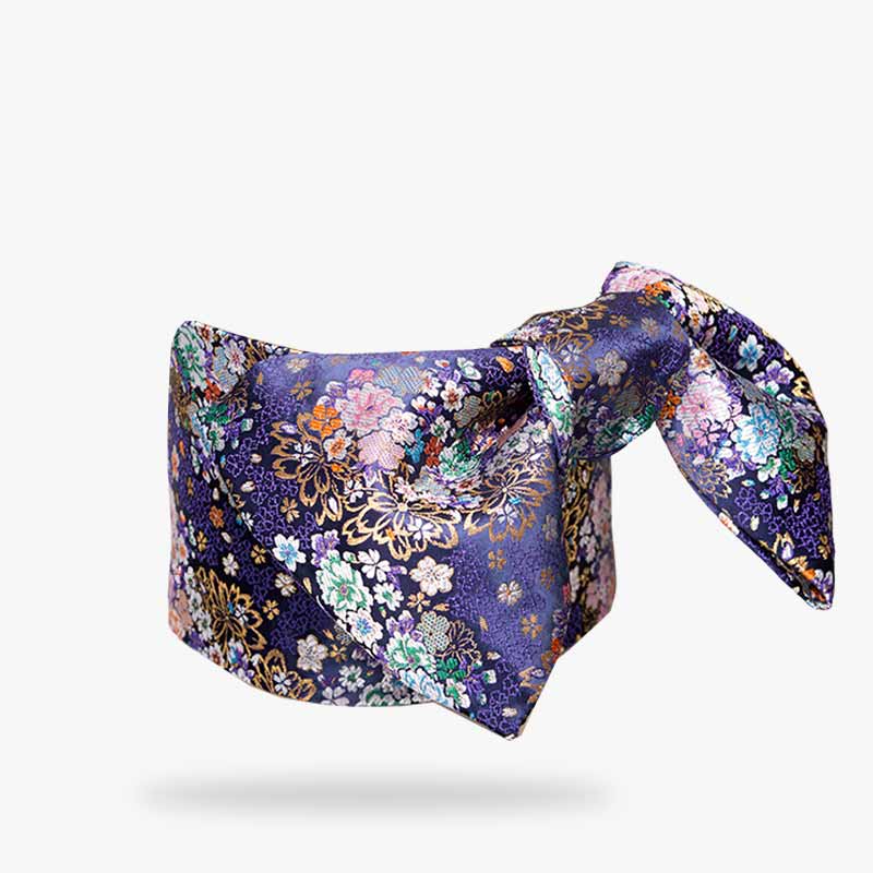 Cinturón obi azul bordado con motivos florales japoneses para kimono