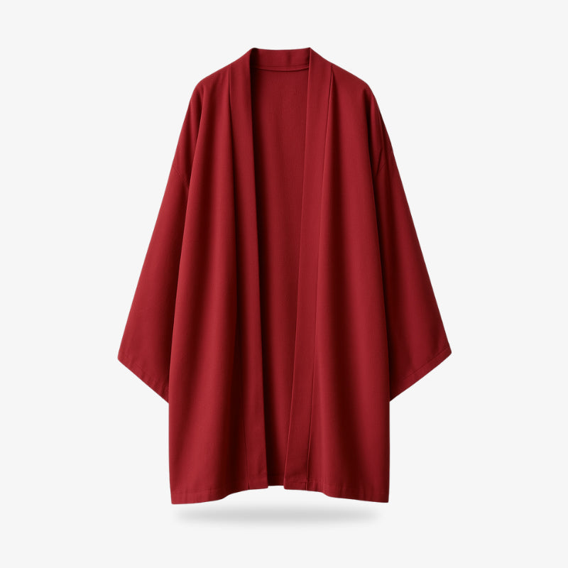 Blazer kimono japonés rojo tipo capa sobre fondo blanco