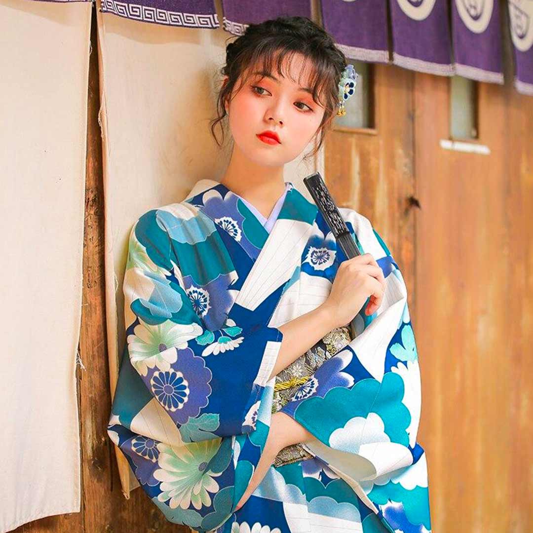 Kimono fiesta mujer con motivo tradicional japonés