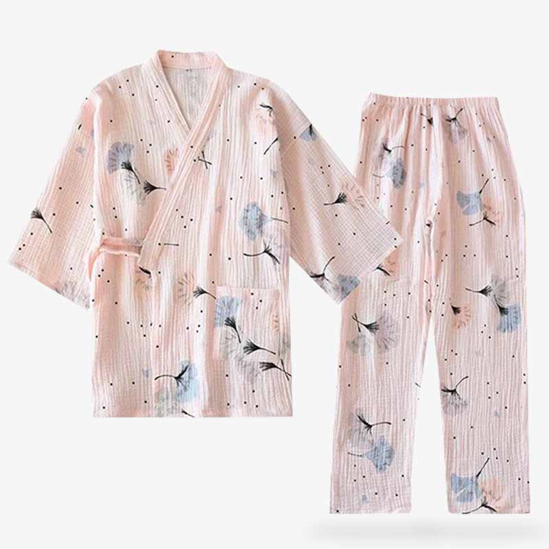 Detalle de mangas 3/4 y lazo lateral del kimono pijama