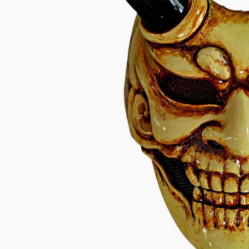 Mascara de demonio japones con detalles pintados a mano