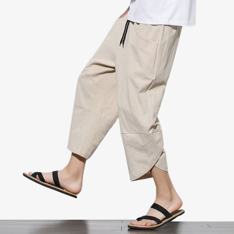 Pantalón japonés cropped beige de estilo minimalista para uso casual moderno