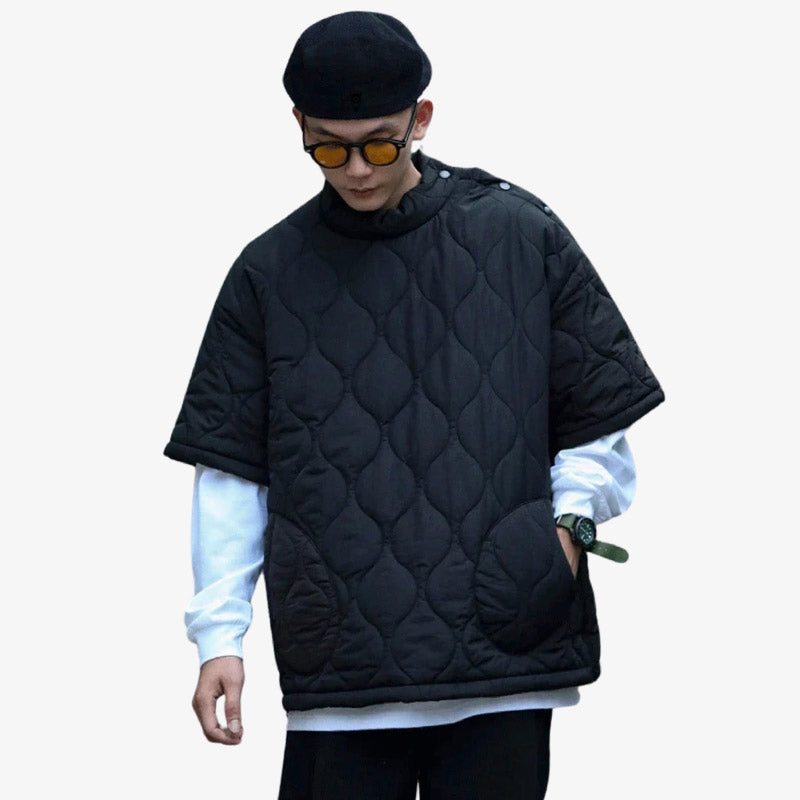 Sudadera japonesa negra de tejido acolchado con boina y gafas
