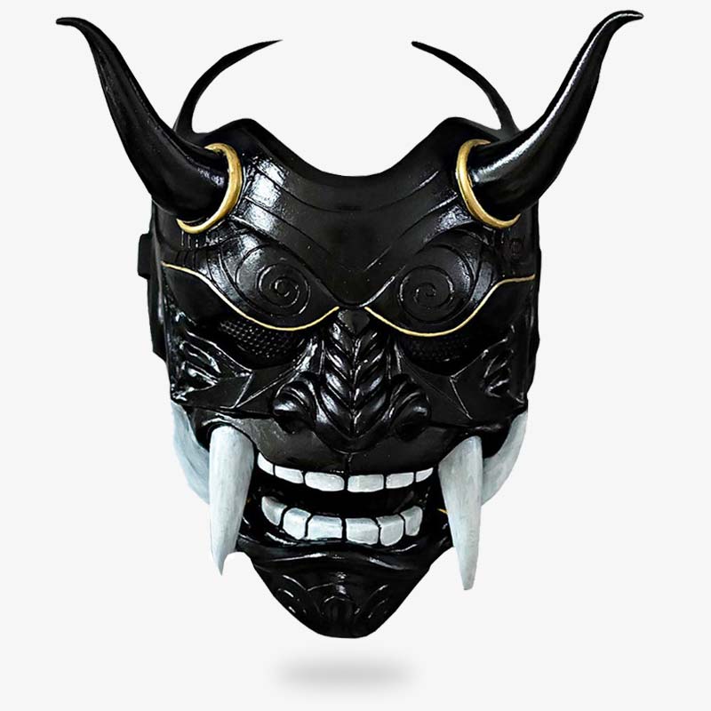 Esta máscara japonesa oni está hecha a mano. Es un demonio japonés con colmillos y cuernos negros. Máscara hecha a mano con madera y fibra de vidrio, pintada en negro.
