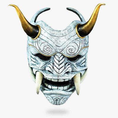 Esta Mascara de Oni Japones​ Blanco está inspirada en los demonios japoneses, con sus cuernos y colmillos. Máscara japonesa hecha a mano con madera, fibra de vidrio y pintura blanca.