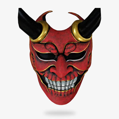 Esta Mascara de demonio Japones tiene cuernos negros. La máscara japonesa roja representa a un oni. Es un monstruo de la religión sintoísta. Esta máscara de oni tiene dientes blancos. Los materiales de la máscara incluyen fibra de hielo, metal y PU.
