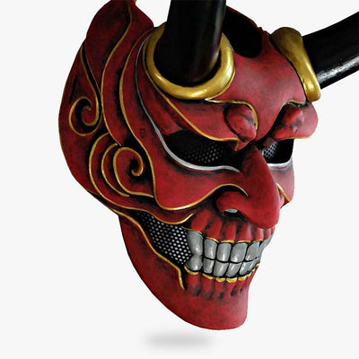 ¿Cómo se llama el Mascara de demonio Japones? Es una máscara de Oni... La máscara japonesa roja está hecha de fibra de hielo. Es una máscara de Oni con cuernos y dientes. La máscara tradicional japonesa está hecha con cuernos negros.