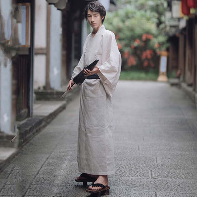 Vístete con el clásico Tradicional Kimono Japones Blanco, una mezcla de elegancia atemporal y herencia cultural, ideal para aquellos que aprecian la vestimenta tradicional japonesa. Kimono cerrado con cinturón samurai obi.