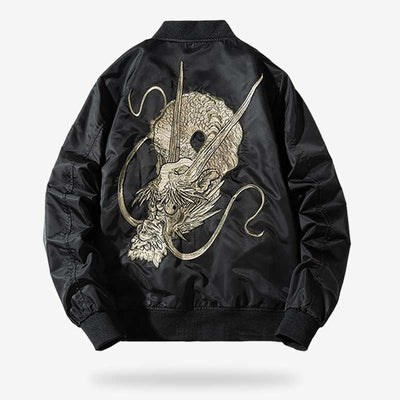 Este abrigo bomber es una chaqueta sukajan dragón bordada con un motivo de dragón japonés