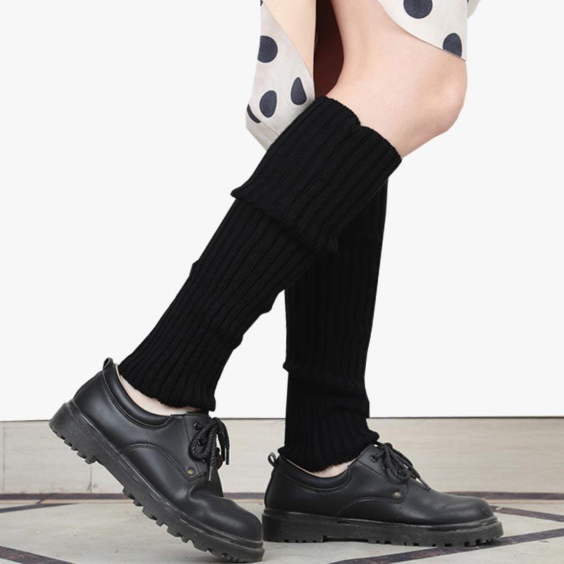 Para un look sailor fuku, compra calcetas kawaii holgados para niña. Calcetines japoneses de color negro y algodón, para llevar con zapatos japoneses negros.