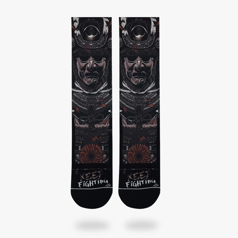 Calcetines samurái con estampado de guerrero japonés con máscara y casco sobre algodón