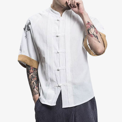 Camiseta japonesa blanca con detalles artesanales y estilo streetwear