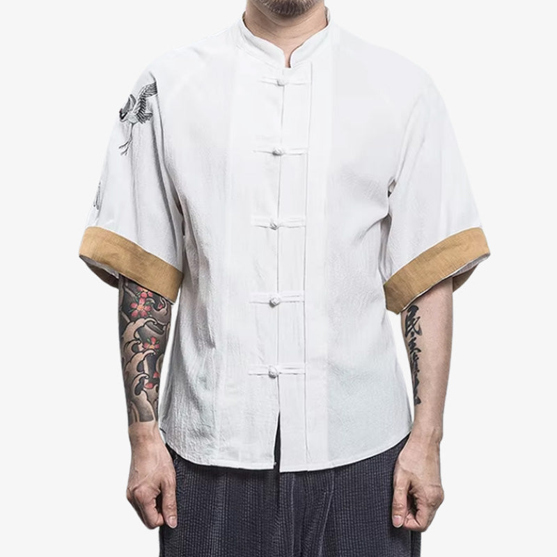 Camisetas japonesas que combinan motivos tradicionales con moda casual