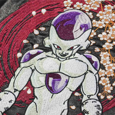 La chaqueta bomber japonesa de Freezer está inspirada en el icónico personaje de Dragon Ball, mezclando cultura pop con el estilo clásico sukajan
