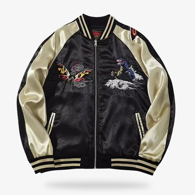 La chaqueta souvenir insignia presenta motivos icónicos japoneses, fusión de moda y cultura