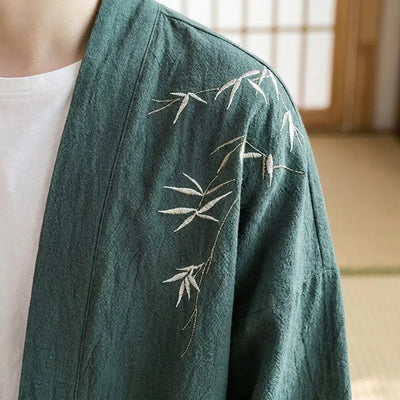 Detalle del estampado de bambú en la manga de una chaqueta kimono japonesa