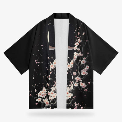 Chaqueta kimono negra con flores de sakura blancas y motivo de luna, diseño sereno ideal para la moda moderna con raíces culturales