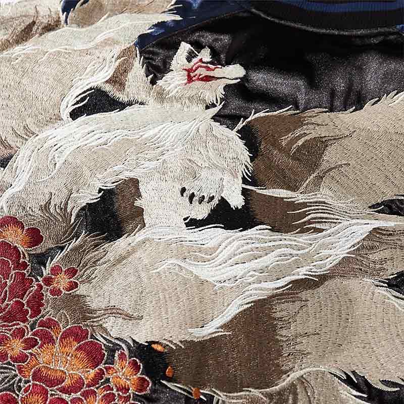 Chaqueta souvenir japonesa con diseño de lobo inspirado en el folclore nipón