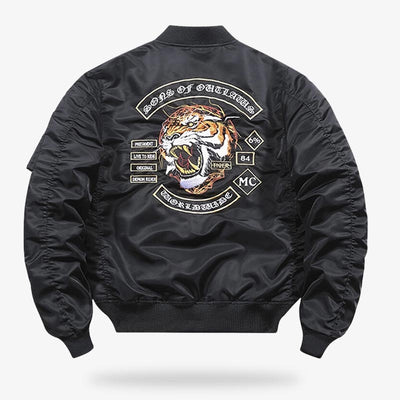 Chaqueta souvenir japonesa negra de manga larga con bordado de tigre
