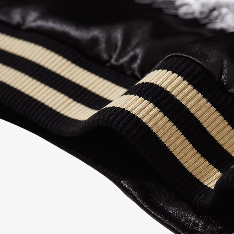 Esta chaqueta souvenir destaca por su artesanía de calidad y su cultura tradicional japonesa