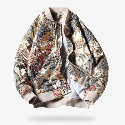 Esta chaqueta sukajan es blanca con bordado japonés