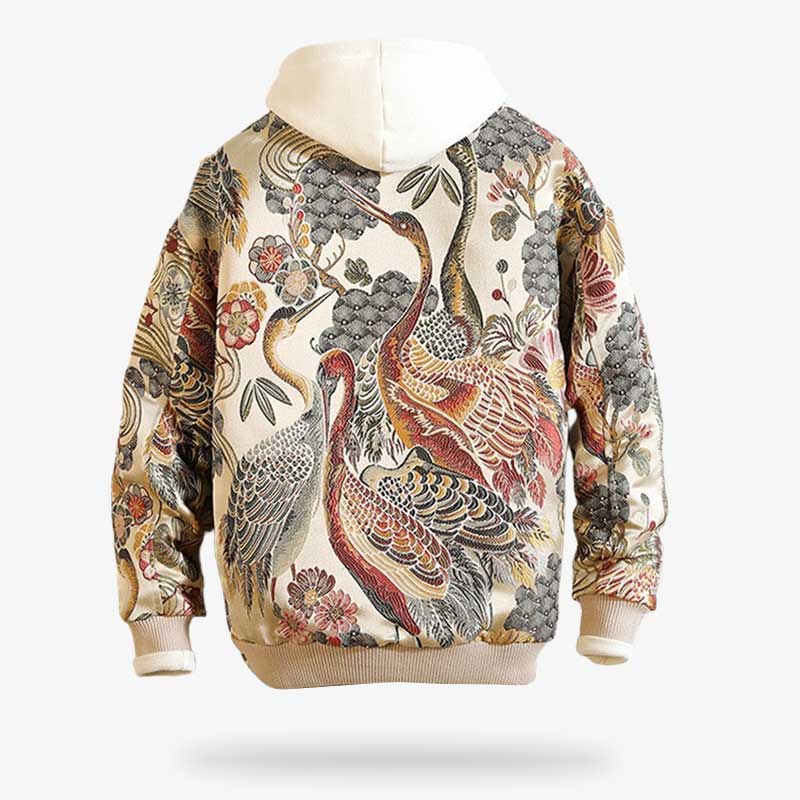 Esta chaqueta sukajan bordada es blanca con bordados de animales y plantas florales japonesas