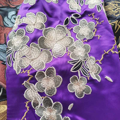 Chaqueta sukajan con estampado de flores de sakura