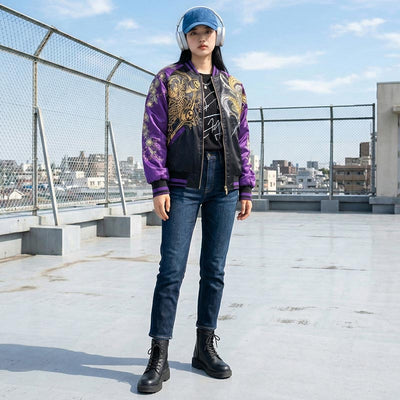 Chaqueta Sukajan Sakura con bordado de Raijin y flores de cerezo