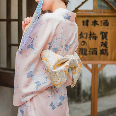 Cinturón obi japonés ajustable para completar un atuendo tradicional