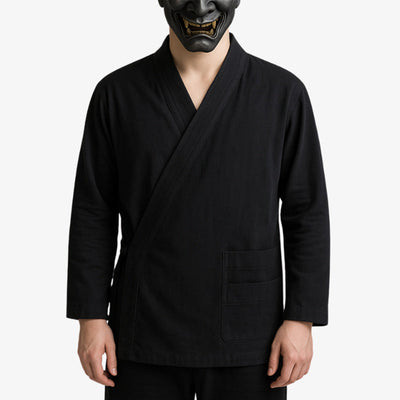 Conjunto samue japonés negro tradicionalmente llevado por monjes y artesanos, look relajado y