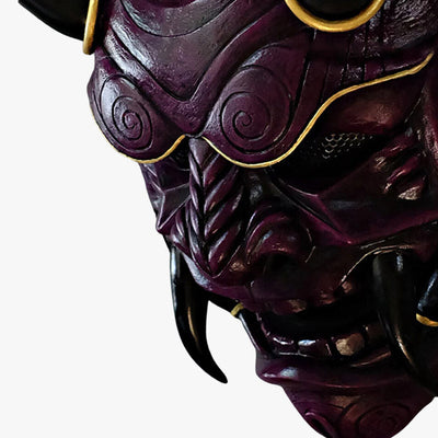 El demonio del folclore japones mascaras​es una impresionante obra de arte, elaborada a mano con materiales de calidad, con cuernos y dientes afilados, y cada máscara cuenta una historia única del folclore japonés.