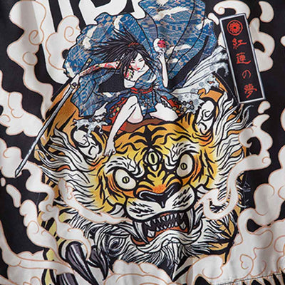 Guerrera samurai japonesa sobre un tigre estampada en este haori de estilo manga