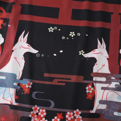 Estampado del kimono kitsune, un diseño que captura la esencia del folclore japonés