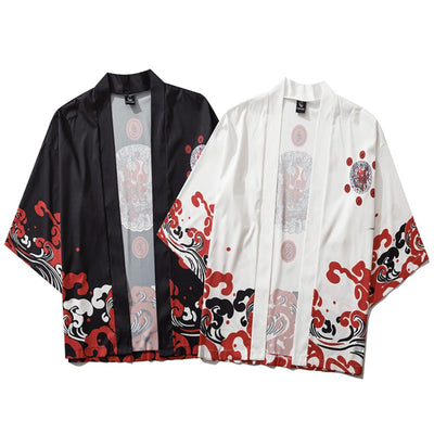 Dos kimonos con estampado de símbolos oni