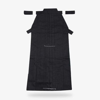 Practicante con pantalón hakama negro usado en artes marciales japonesas