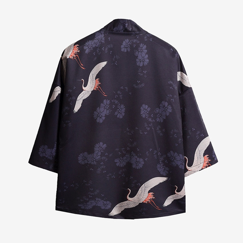 Haori japonés con estampado de grullas tsuru y flores de sakura