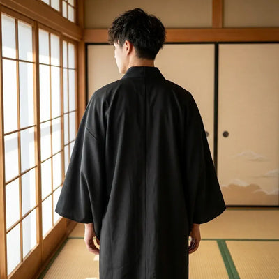 Haori japonés hombre sobre camisa casual