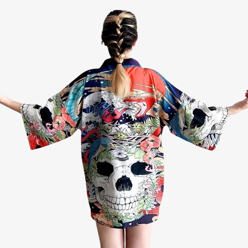Haori mujer con estampado de calavera y Gran Ola de Kanagawa