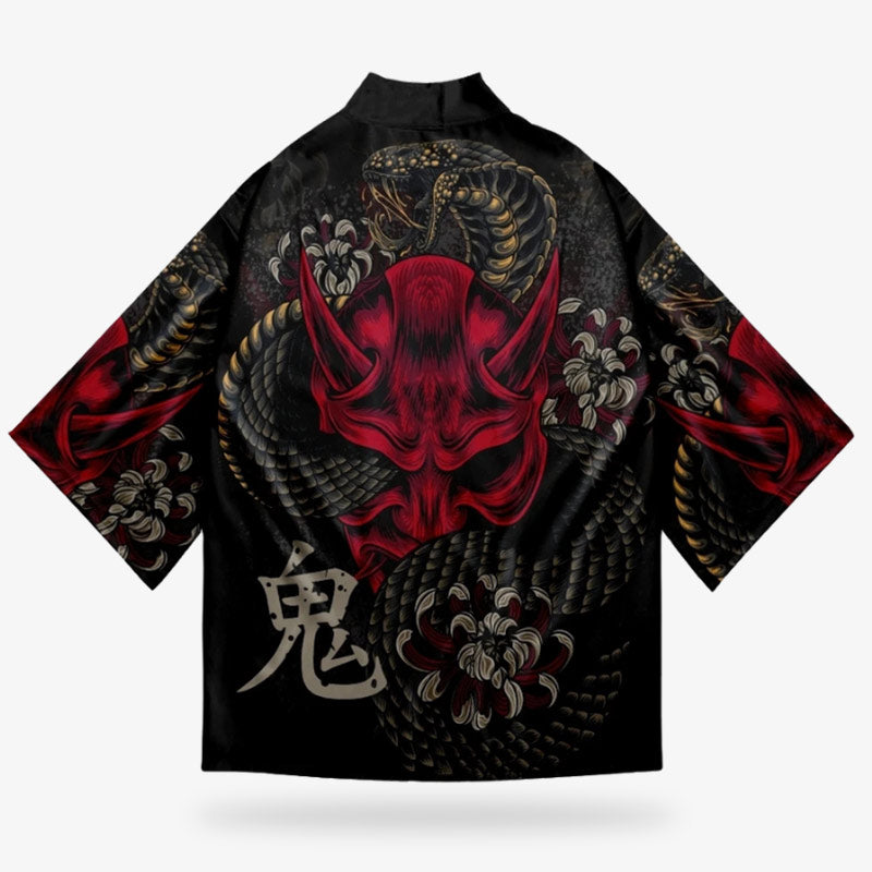 Chaqueta japonesa de diseño negro y rojo, un haori kimono yokai con motivos del demonio Oni y una serpiente, mezclando folclore con estilo contemporáneo