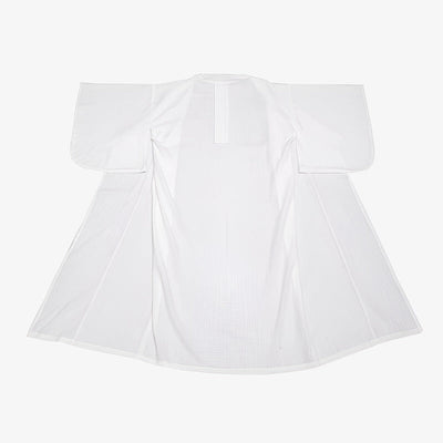 Juban blanco usado bajo el kimono tradicional japonés