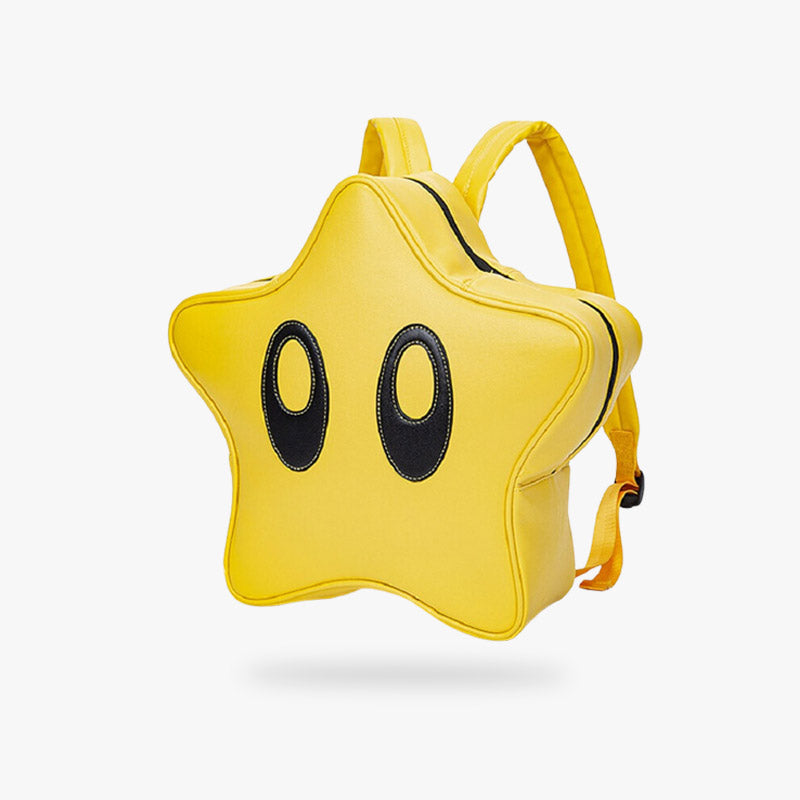 Una mochila kawaii con forma de estrella mágica, de color amarillo y fabricada en piel.