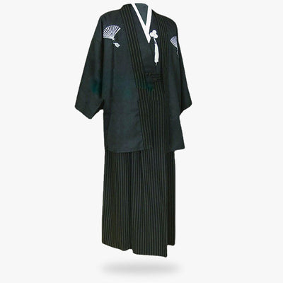 Kimono japonés tradicional con chaqueta haori y pantalón hakama