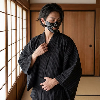 Kimono japones de hombre con rayas verticales