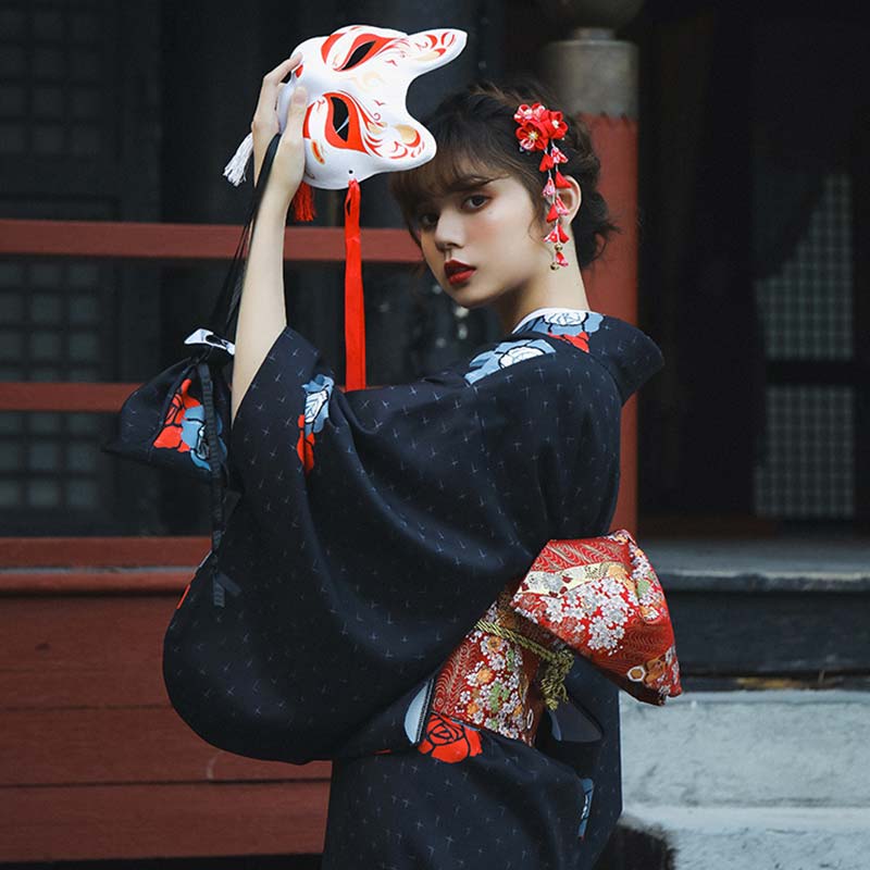 Kimono geisha tradicional visto de espaldas