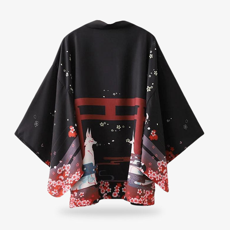 El kimono kitsune ofrece una mezcla única de tradición y fantasía con detalles exquisitos