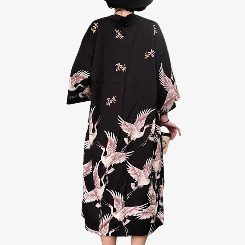 Descubra la elegancia del kimono largo mujer fiesta​, con diseños fluidos perfectos tanto para ocasiones informales como formales.