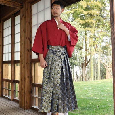 Kimono masculino tradicional japonés combinado con pantalones hakama