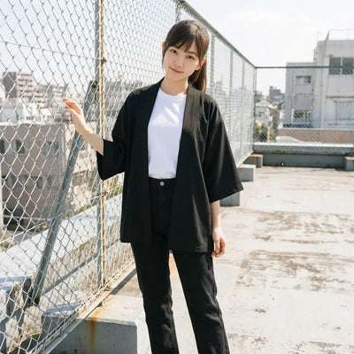 Kimono mujer minimalista para combinar sobre cualquier look diario